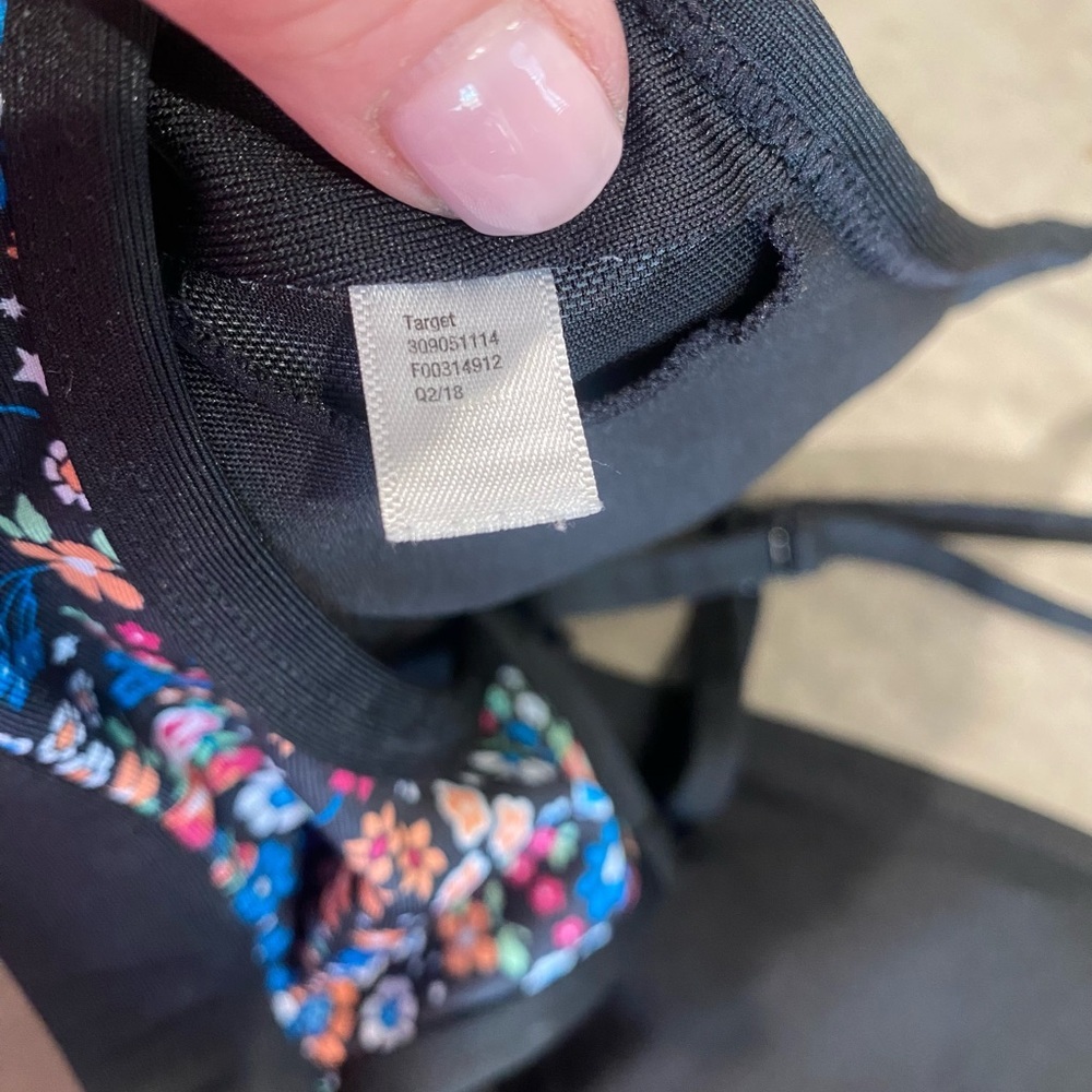 Two sports bras- NWOT( never worn)1 floral print by JOY LAB 🖤1 pink by COLSIE💗 - Picture 12 of 13